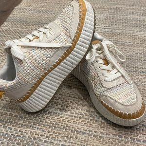 Universal Thread Tennis Shoe